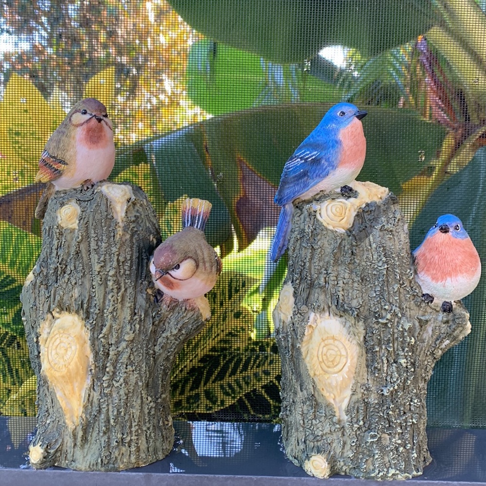 Two Resin Birdie decor statues, birds on Log, Bluebirds & Chickadees